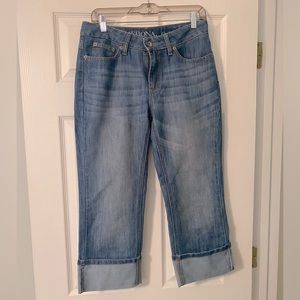 Merona size 8 cropped jeans.